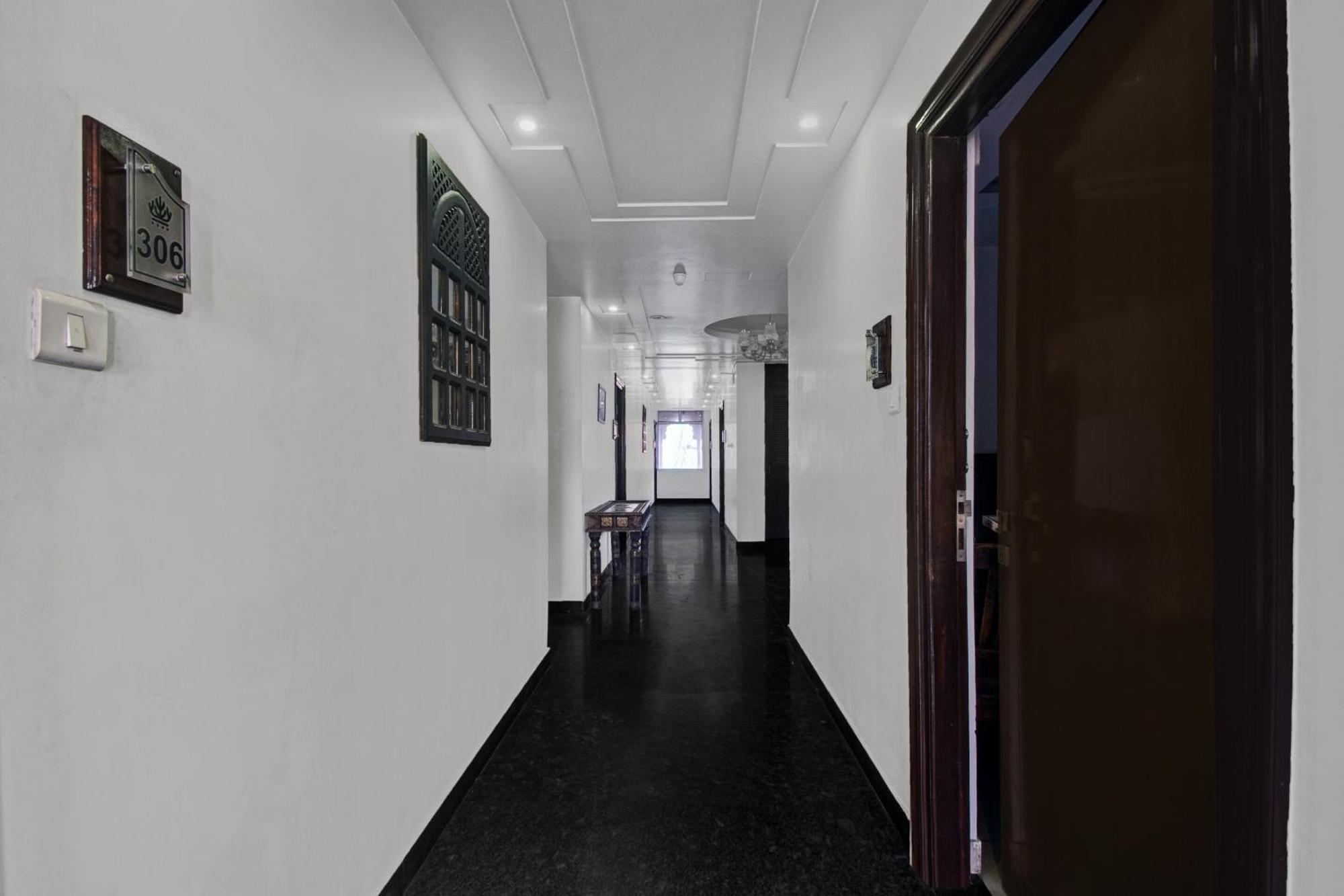 Townhouse Oak Hotel Heritage Heights ชัยปุระ ภายนอก รูปภาพ
