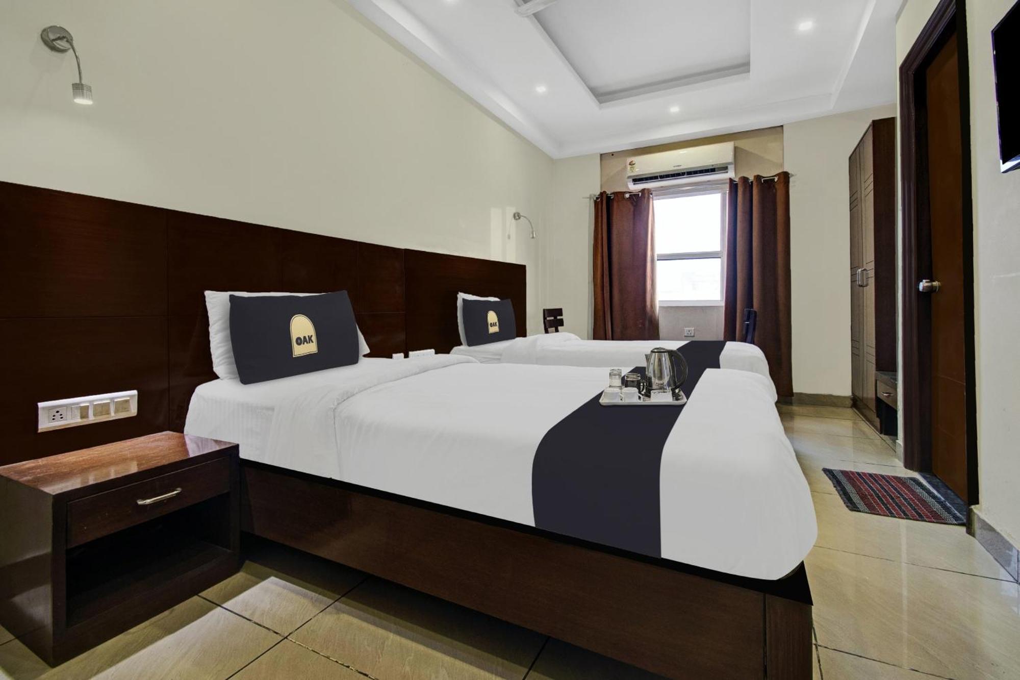 Townhouse Oak Hotel Heritage Heights ชัยปุระ ภายนอก รูปภาพ