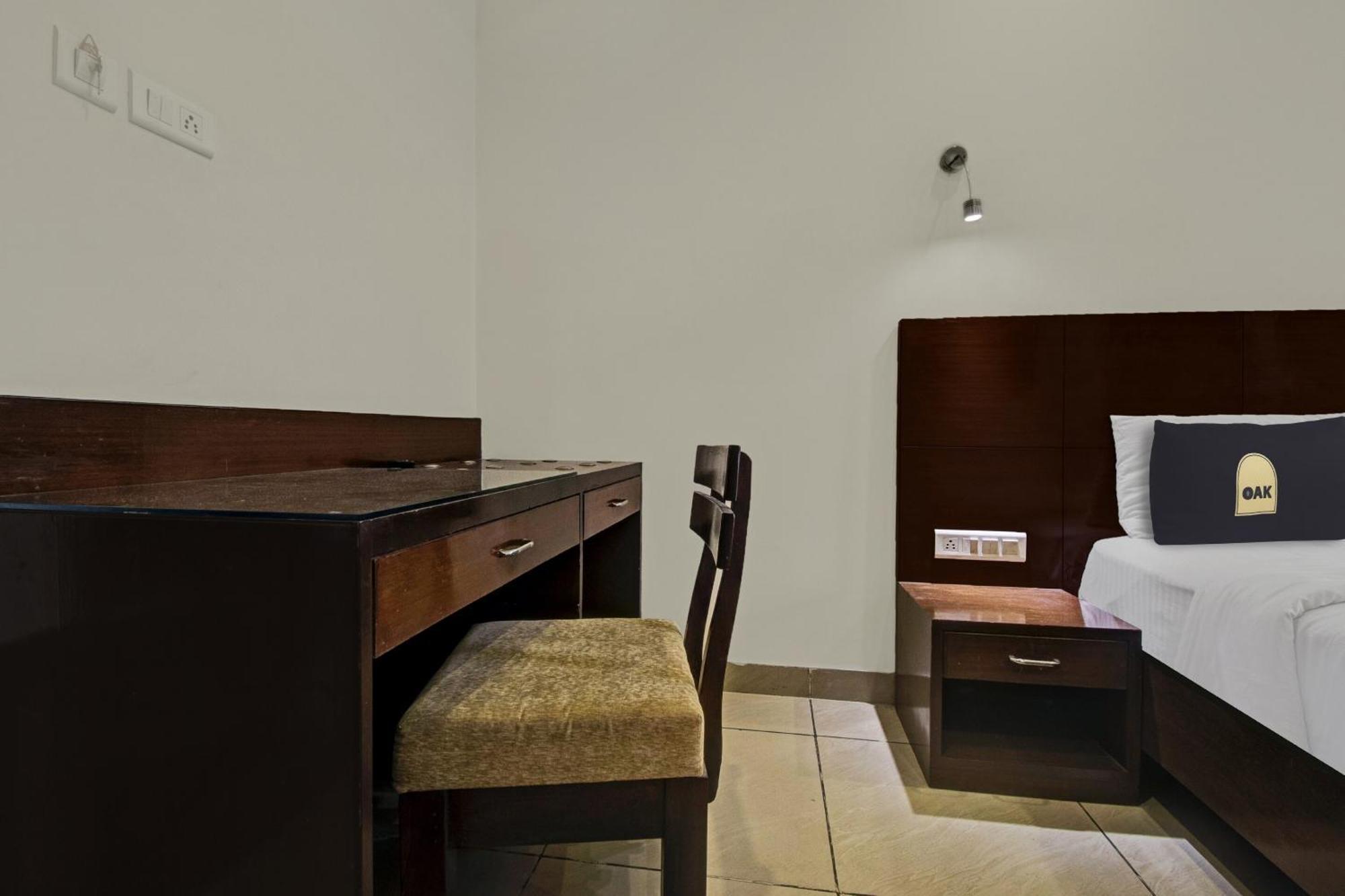 Townhouse Oak Hotel Heritage Heights ชัยปุระ ภายนอก รูปภาพ