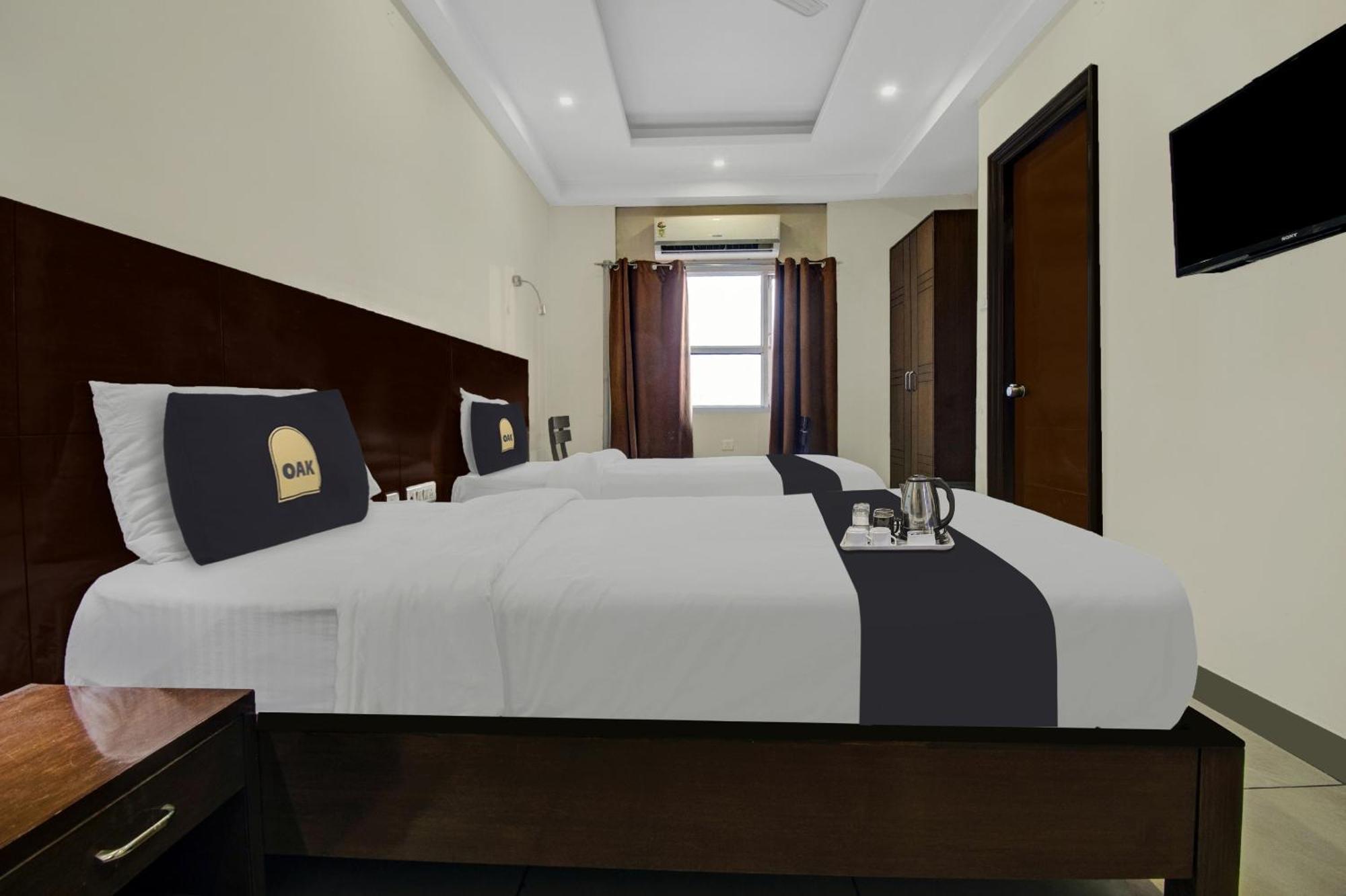 Townhouse Oak Hotel Heritage Heights ชัยปุระ ภายนอก รูปภาพ