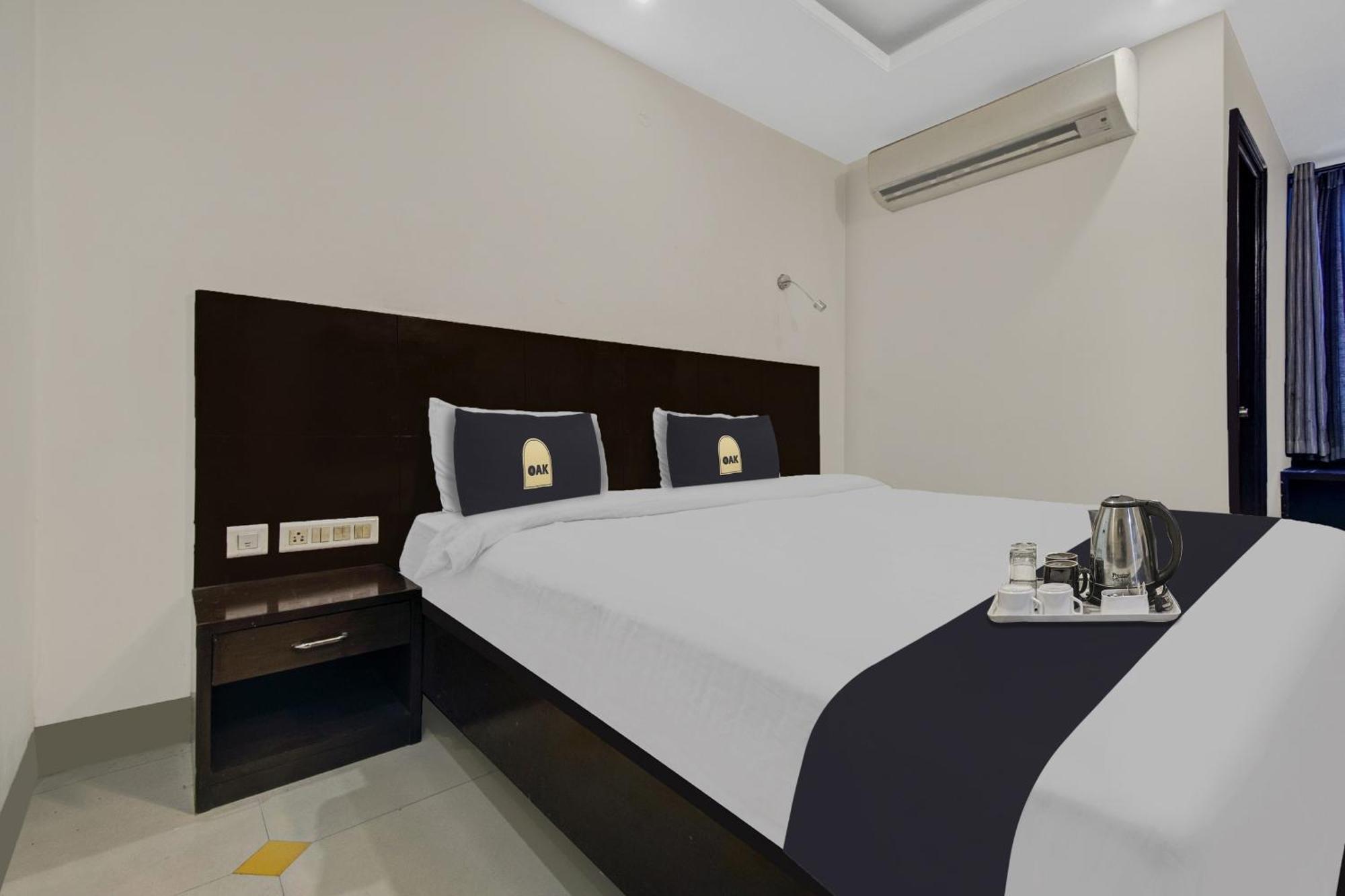 Townhouse Oak Hotel Heritage Heights ชัยปุระ ภายนอก รูปภาพ
